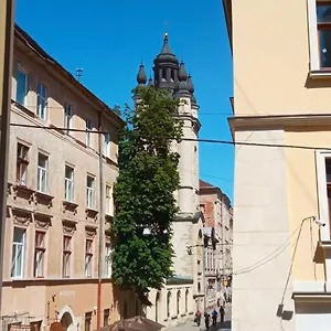 https://crossroad-apartment-in-the-city-centre.hotelslviv.net